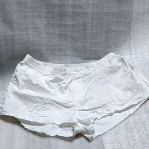  lady's short pants white color cut off stretch 