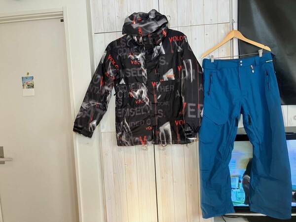 送料込 USED VOLCOM ボルコム 上下セット サイズM 中綿 送料無料