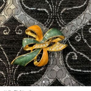 リボン型ブローチ