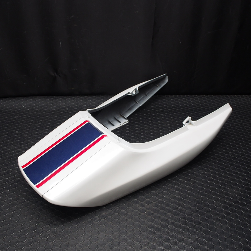 XJR400 テールカウル 新品 新品 (~97年) XJR400 テールカウル 新品 新品 (~97年) カウル、フェンダー、外装 売り出し純正