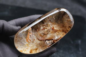 水入り水晶 太古の記憶 水量大 面白い石 パワーストーン 原石 天然石 クリスタル 鉱物 標本 226.6g【SD-71】
