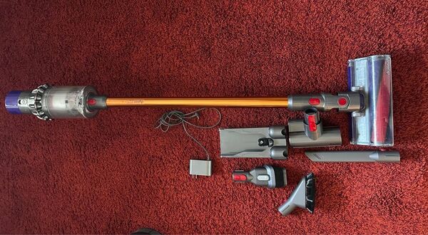 dyson Fluffy V10 SV12 サイクロン掃除機 送料込み! コードレスクリーナー ダイソン