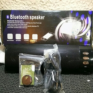 Bluetooth speaker 未使用品、撮影のために開封