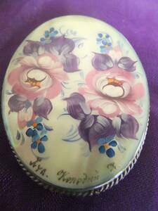Art hand Auction Antique European Miniature Flower Mother of Pearl Hand Painted Brooch, ladies accessories, brooch, others