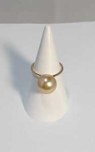 K18YG白蝶真珠(ゴールデンカラー)リング！10.8mm珠。窪み有り。