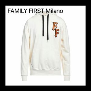 【イタリア製】FAMILY FIRST MILANO パーカー　フーディ プルオーバーパーカー