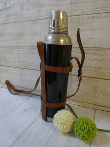 bb195 ●*古いアルミの水筒* コルク栓 魔法瓶 アルマイト 革ベルト レトロ アンティーク 古物ヴィンテージ/60