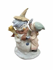 中古品 リヤドロ おしゃべりしましょう 8168 フィギュリン 少女/雪だるま A35758RF