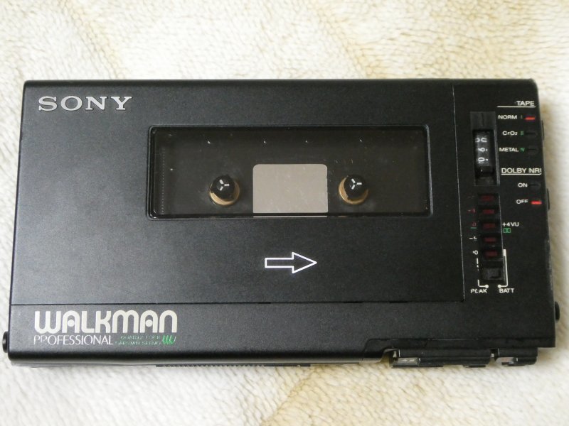 SONY WM-D6C カセットウォークマン 純正ケース、アダプター付き 整備済