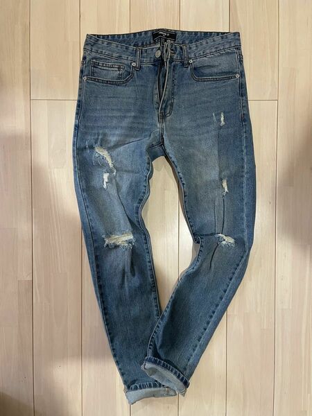 【先着】Forever21 デニム　ジーンズ　ビンテージ DENIM ダメージ　スキニー