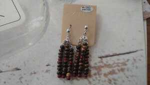 * unused * wood beads * swaying earrings * regular price 1050 jpy *