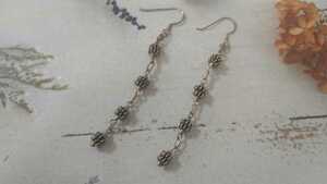 * Gold color * small beads * swaying long earrings *