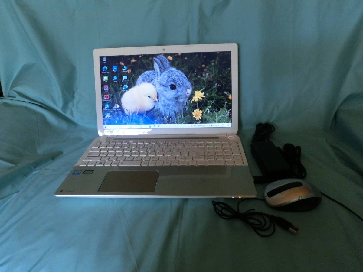 ごく美品15.6型ノートパソコン東芝T553/37JB Celeron 750GB 4GB Blu