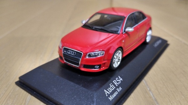 即決　PMA AUDI RS4　アウディ　ミサノレッド　2005　赤　1/43　絶版　レア