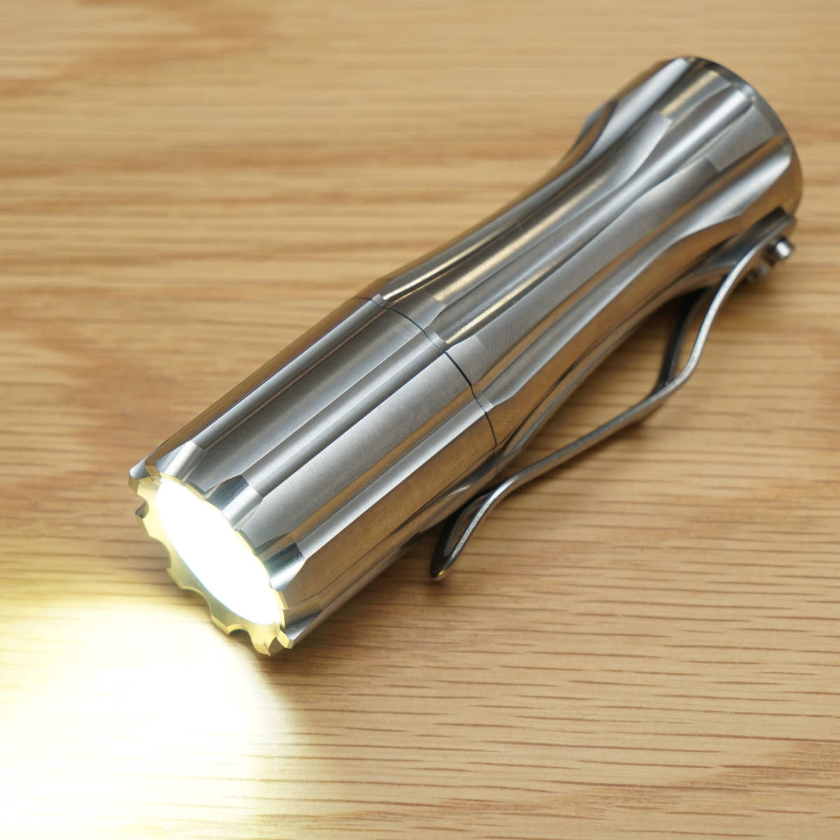 McGizmo SunDrop XR-U 高演色チタンCR123フラッシュライト 純正安い McGizmo SunDrop XR-U 高演色チタンCR123フラッシュライト 純正安い