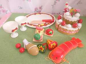  mother garden . strawberry Christmas log-house Christmas cake rare rare wooden playing house 