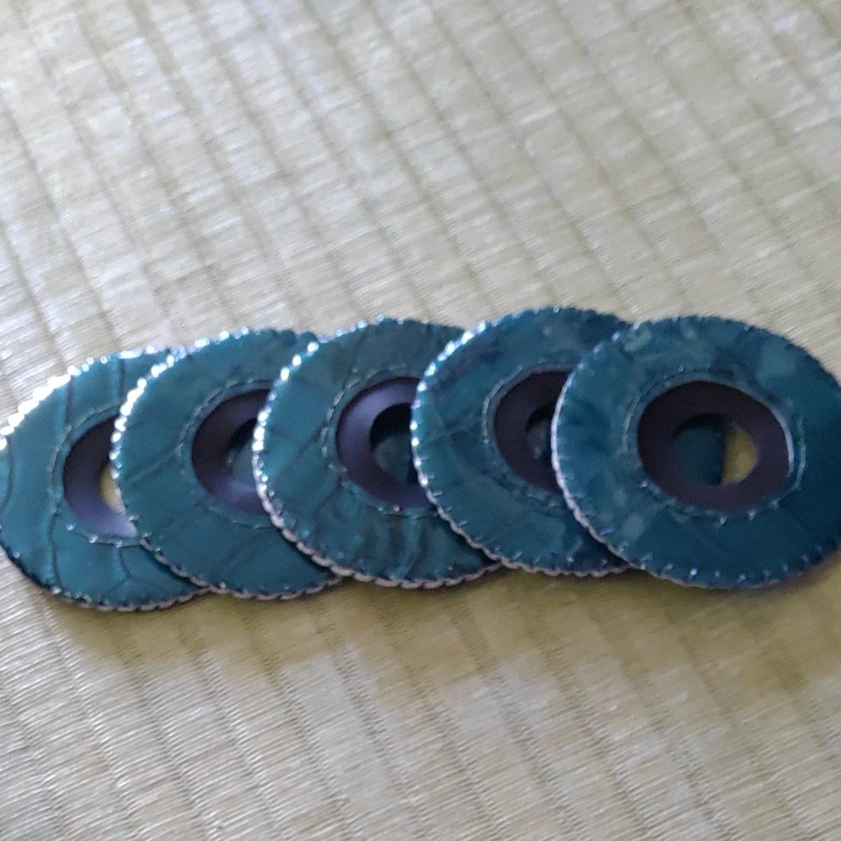 刀身極美品】居合刀 樋入り 透かし鉄鍔 高級石目鞘拵え 鮫皮 模造刀