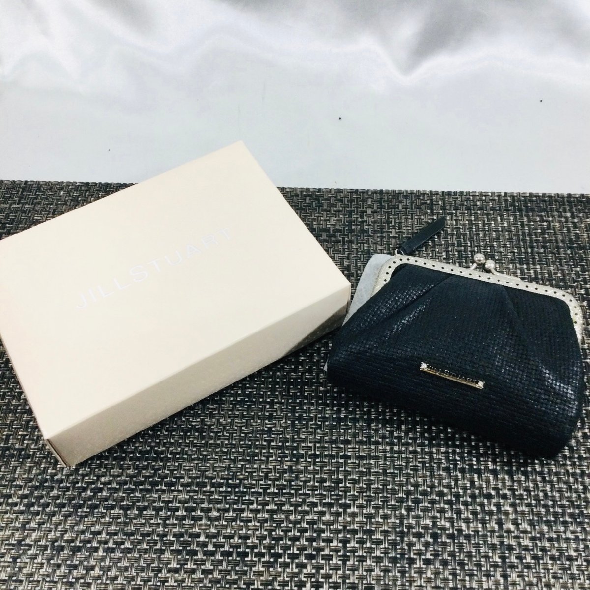ヤフオク! -jillstuart 財布 二つ折りの中古品・新品・未使用品一覧