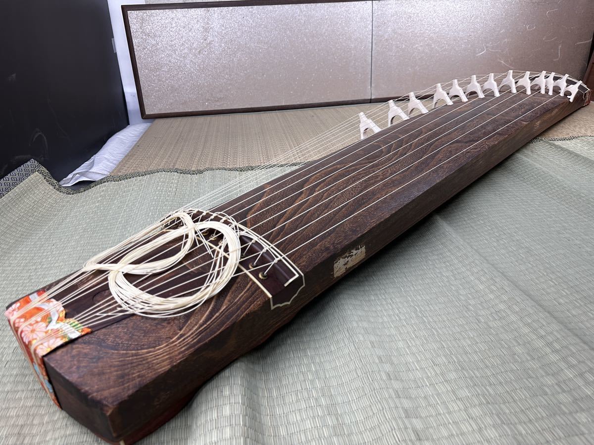 翌日発送可能】 和琴 13弦琴 蒔絵あり 全長184cm 琴柱 琴爪等付属品付