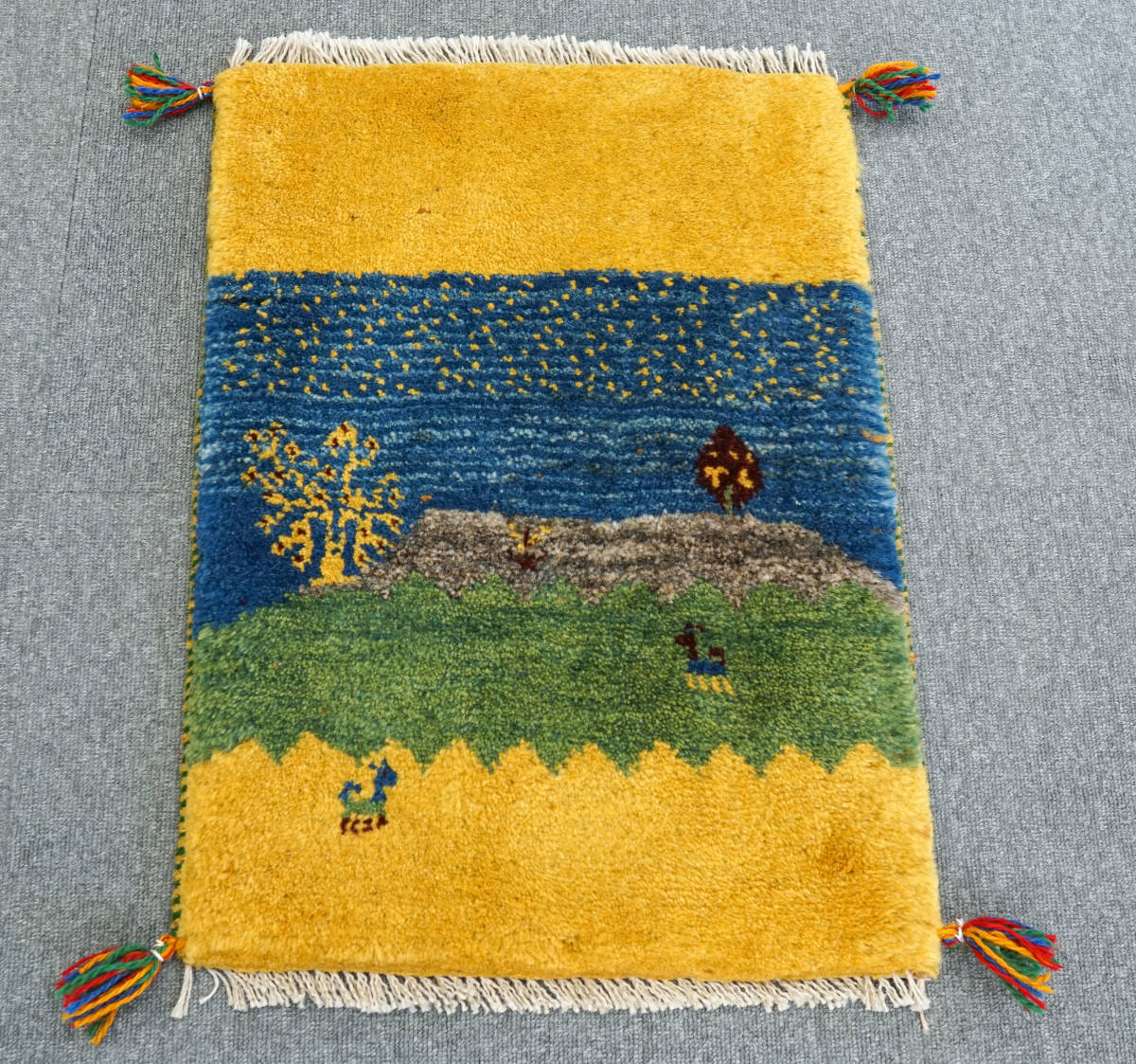 83×57cm【ペルシャ手織りギャッベ】-