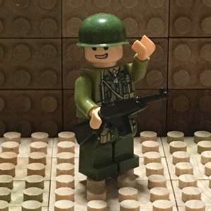 5体 ☆ カスタム ミニフィグ ☆ レゴ LEGO サイズ ☆ WWII アメリカ軍兵士 US Infantry x 5体セット ☆ 武器付き ☆ 新品 の画像6