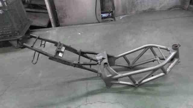 VTR250 MC33-1011xxx の フレーム 書類付き *1676602419 中古