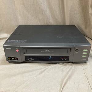 【T2472】SANYO サンヨー VZ-H600 VHSビデオデッキ 通電確認のみ 現状品