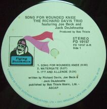 ３枚で送料無料【米Flying Dutchman】Richard Davis Trio featuring Joe Beck & Jack DeJohnette/Song For Wounded Knee_画像2