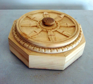 ◆銘木 　檜製　輪宝型八角香合　茶道具 　貴重箱　仏具◆