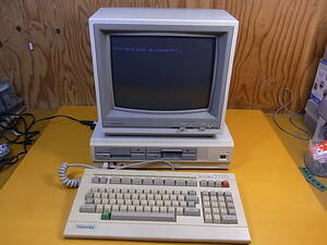 *X/596* Toshiba TOSHIBA* old model personal computer * Paso Piaa 700*PA7015D-E* Junk 