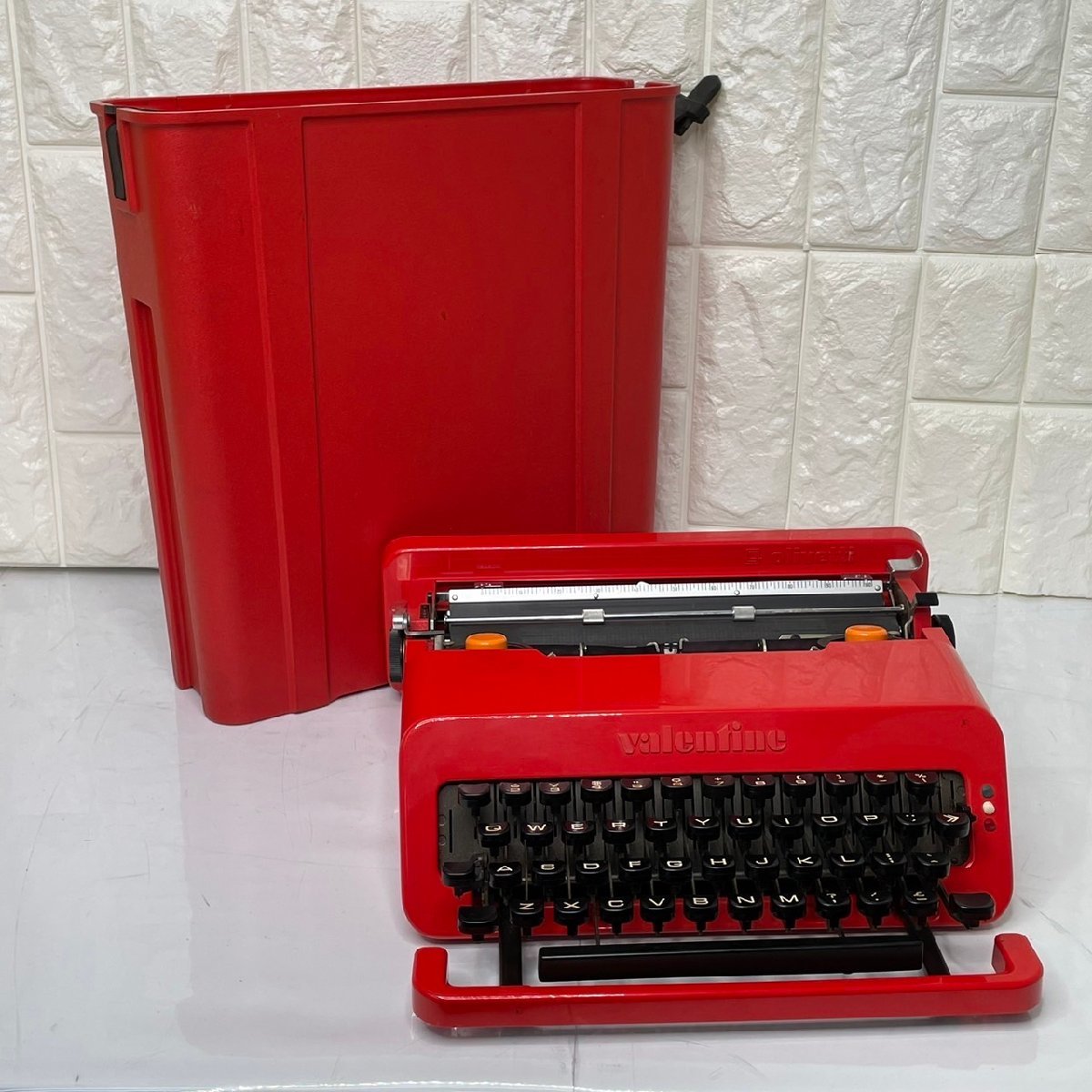 ヤフオク! -タイプライター olivettiの中古品・新品・未使用品一覧