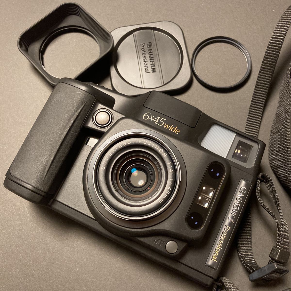 ヤフオク! -「fujifilm ga645」の落札相場・落札価格