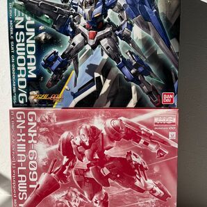 MG 1/100 ダブルオーガンダム セブンソードG MG 1/100 ジンクスⅢ(アロウズ型) プレミアムバンダイ 2体セット
