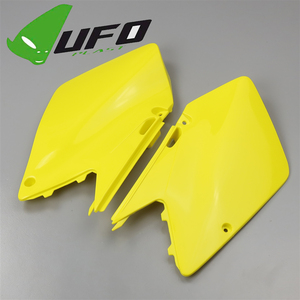 ◇展示品 RM125/250 '01-'23 UFO サイドパネル/カバー イエロー 検/カウル/外装 (UF-3996-102)