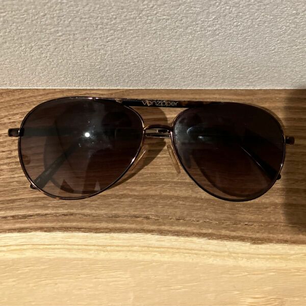 Vonzipper サングラス