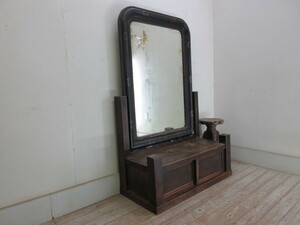 古い大きな木製フレームの鏡　台付きO82　　　アンティークミラー姿見洋館店舗什器カフェ什器無垢材古家具