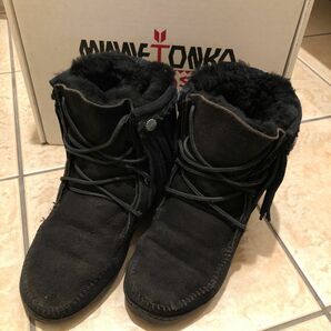 MINNETONKA ミネトンカ モカシン　ムートンブーツ　フリンジ　ボア　ブラック　size7 