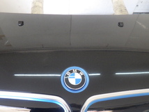 【Y04】 美品 中古 DLA-1Z06 BMW i3 I01 REX 2015年4月 ボンネット フード ASSY ヒンジ付 ダンパー付 B85 カパリスホワイト 即決_画像9