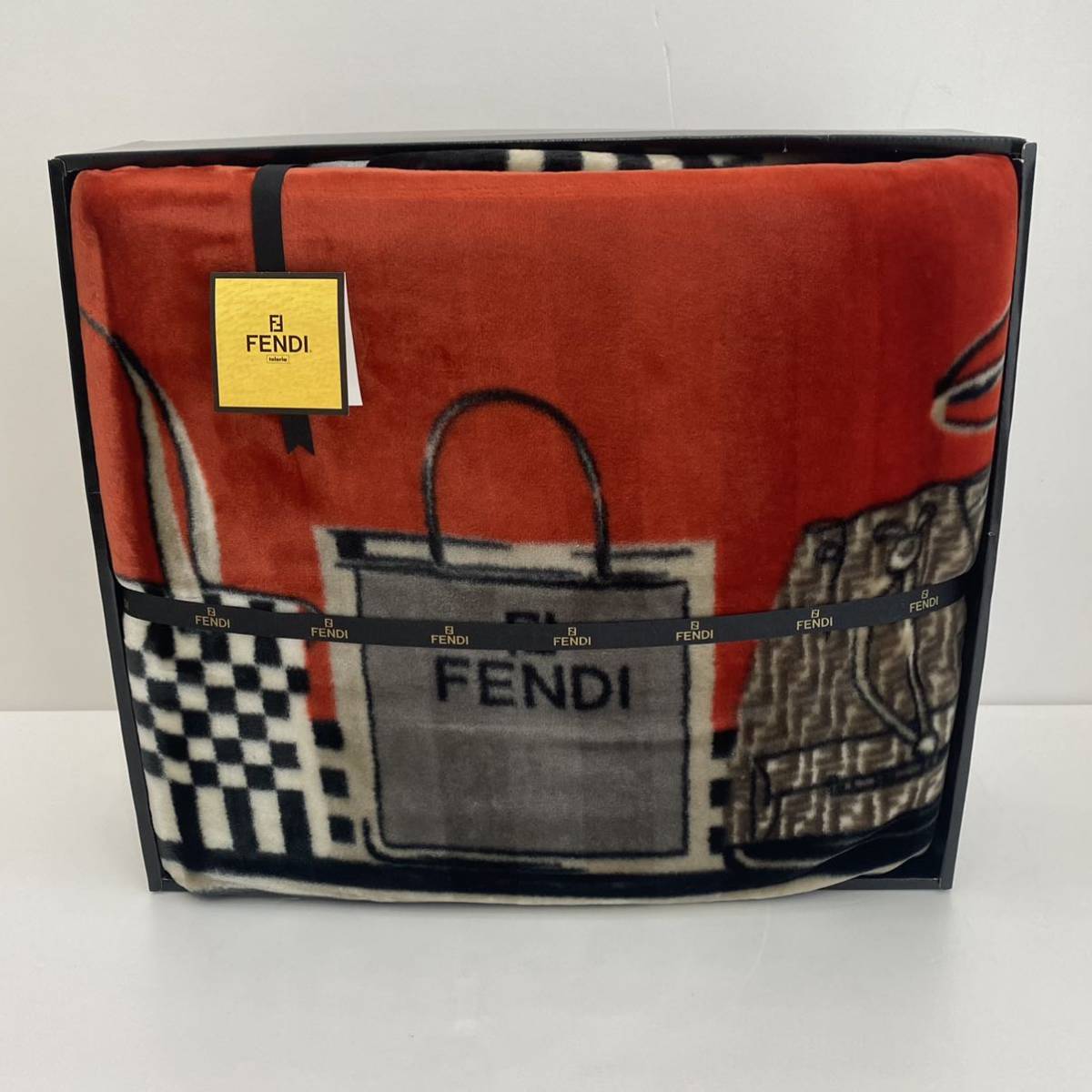 2025年最新】Yahoo!オークション -「毛布」(FENDI)の中古品