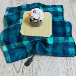 miniこたつマスコット 緑天板ホワイト 吾輩の定位置 炊飯器とミケ ねこ ガチャ