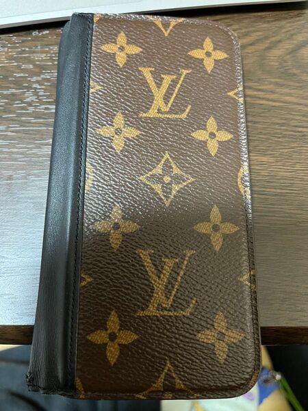 LOUIS VUITTON iPhoneケース