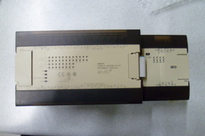 中古美品 通電IO確認済み OMRON製 PROGRAMMABLE CONTROLLER CPM1A-40CDR-A-V1 CPM1A-8ED