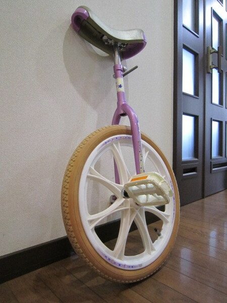 お子様のバランス感覚　運動神経アップに役立つ 一輪車 UNICYCLE 　ユニクル　ユニサイクル　pr