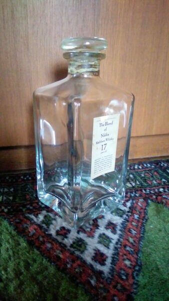 Nikka Maltbase Whisky 17 years old の空瓶
