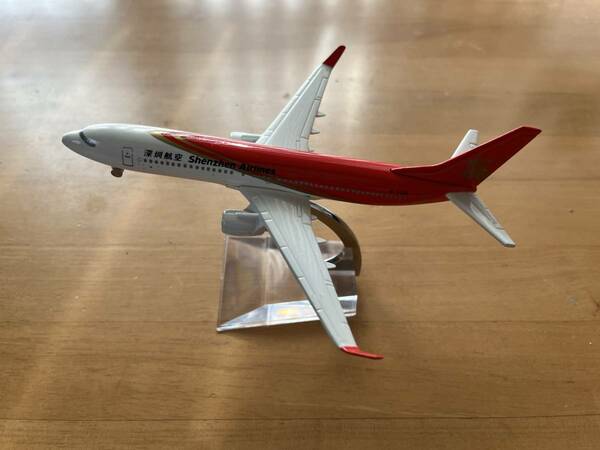 （美品）深セン航空　Boeing 737　機体記号「B-5106」航空機　模型