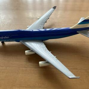 （美品・非売品）ヘルパウイングス ラインマイン空港フランクフルトのモデル B747-400 スケール:1:500　航空機　模型