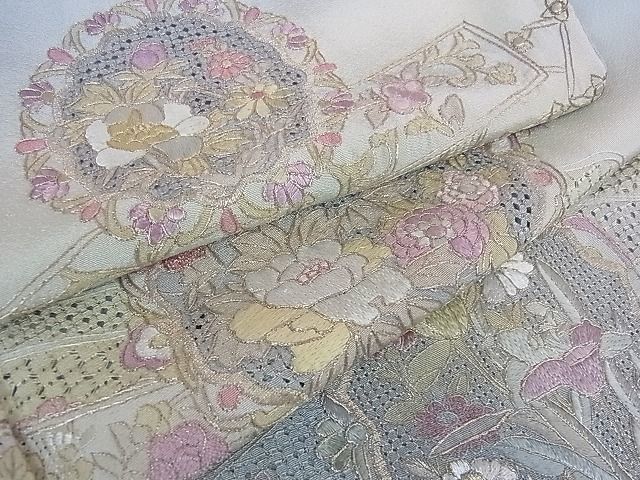 訪問着 スワトウ刺繍の値段と価格推移は?|339件の売買情報を集計した ...