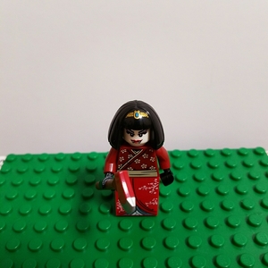 ★レゴ・LEGO★カスタムミニフィギュア★斧を持った怖い女性★ミニフィグ★