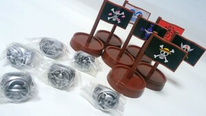 貴重！ワンピース　食玩　指輪コレクション　2010年　彩色済（シルバー）海賊旗　フィギュア　シャンクス・ルフィ・ハンコック・・・・