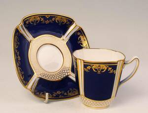 ko- plan do= gorgeous gold paint muffle painting * cup & saucer = Dk.Blue = R8428